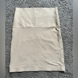 NWOT Maidenform Beige/Tan Skirt/Dress Slip